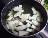 レタスの外葉とカニかまのスープ作り方3写真