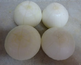 煮込むだけ✿丸ごと新玉葱2種類のスープ✿作り方1写真