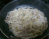 ひき肉ともやしのオイスターとろみ炒め作り方3写真