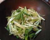 誰でもできる！ウドと鳥ひき肉のきんぴら♪作り方3写真