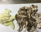 まいたけと長ねぎのオイスターソース炒め♡作り方1写真