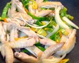 レッドカレーペーストでタイ風手羽先炒め作り方5写真