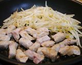 ヘルシー！豚ともやしの梅炒め作り方3写真