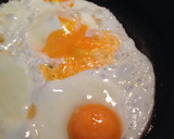 お弁当に★目玉焼き（目ん玉潰れ焼）作り方1写真