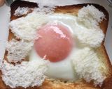 朝簡単な 目玉トースト作り方4写真