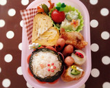 幼稚園年長 お花の手まり弁当2段作り方1写真