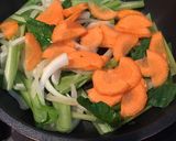 簡単！緑黄色野菜と鶏肉のカレー風味炒め☆作り方2写真