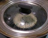 ＜リメイク＞餃子の具で作る月見ハンバーグ作り方3写真