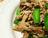香りが◎豚肉と絹さやのニンニクバター醤油作り方4写真