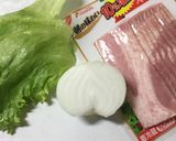 新玉ねぎとレタスとベーコンのスープ♡作り方1写真