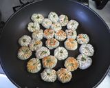 もっちり♡プリ海老入りにら饅頭作り方12写真