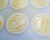 簡単!!餃子の皮で納豆ピザ♡作り方2写真