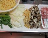 案外美味い♪「ニンニクの芽と筍の肉炒め」作り方1写真