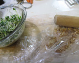 カイワレ大根としらすの中華和え作り方1写真