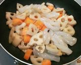 れんこんと人参の炒め煮作り方3写真