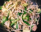 辛味と酸味が効いた☆餃子風炒め☆作り方5写真