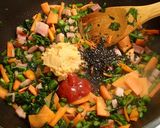 伸びウド、人参などの油炒めゴマ味噌煮作り方5写真