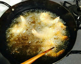 殻ごと食べる海老のぱりぱりエスニック揚げ作り方3写真