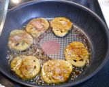 簡単！レンコンの牛マキマキ焼き(黒酢)作り方3写真