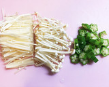簡単ふわとろ♡オクラとめかぶの和風スープ作り方1写真