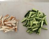 お弁当に！きゅうり&竹輪のゴマ油炒め作り方1写真