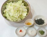 簡単ｷｬﾍﾞﾂの塩昆布とﾓﾘﾝｶﾞ和え♪作り方1写真
