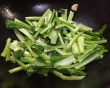 小松菜とミニトマトの塩炒め作り方3写真
