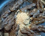 ヘルシー【手綱こんにゃくの甘辛ゴマ炒め】作り方9写真