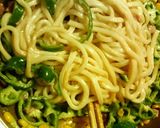 バターマヨ醤油で♡高校生の♡焼きうどん♡作り方1写真