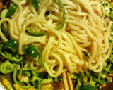 バターマヨ醤油で♡高校生の♡焼きうどん♡作り方1写真