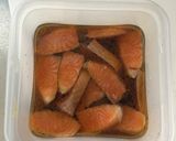 ラー油でおいしい！サーモンの漬け丼作り方1写真