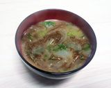 優秀食材玉ねぎとヘルシーもずくのお味噌汁作り方3写真