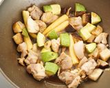 鶏肉とアボカドのオイスター炒め作り方7写真