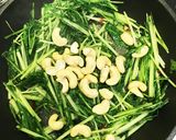 やみつき！水菜のカシューナッツ炒め作り方4写真