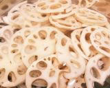 簡単◎レンコンの梅肉大葉きんぴら◎作り方1写真