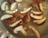 鶏つくねと椎茸の味噌汁♪作り方3写真