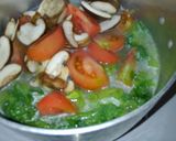 鶏むね肉とレタス トマトの味噌中華スープ作り方4写真