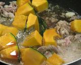 南瓜と豚肉のニンニク風味煮作り方2写真