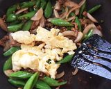 スナップエンドウと挽肉のオイスター炒め作り方8写真