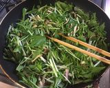 冷凍もOK！ハムと水菜のエスニック風炒め作り方2写真