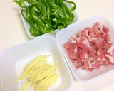 簡単★ピーマンと豚肉しょうが炒め作り方1写真
