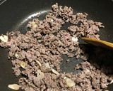 ひき肉ともやしのガーリック炒め。作り方2写真
