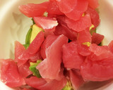 手抜き豪華！マグロとアボカドのわさびマヨ作り方2写真
