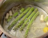 ２色のアスパラと鶏のマスタードスープ作り方7写真