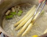 ２色のアスパラと鶏のマスタードスープ作り方8写真