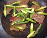 牛肉とアスパラのネギ塩炒め☆作り方3写真