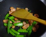 絹さやとチョリソーのピリ辛炒め作り方3写真
