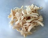 サラダチキンのパパっとねぎ塩にんにく和え作り方2写真