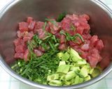 焦がしねぎ醤油ベースのまぐろアボカド丼作り方3写真