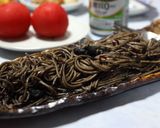 蕎麦でイカスミペペロンチーノ作り方5写真